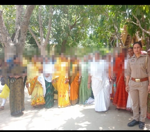 मथुरा 28 मई 2024* ऑपरेशन जागृति” अभियान के अन्तर्गत जनपद के थाना महावन पुलिस द्वारा ऑपरेशन जागृति" कार्यक्रम आयोजित कर किया गया जागरूक