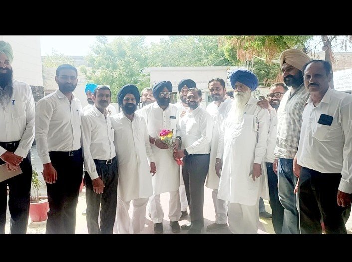 पंजाब 28 मई 2024* बाबी मान का बार रूम अबोहर पहुंचने पर हुआ भव्य स्वागत पंजाब 28 मई 2024* बाबी मान का बार रूम अबोहर पहुंचने पर हुआ भव्य स्वागत