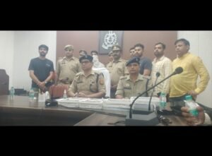 मथुरा 29 मई 2024* अवैध शस्त्रों की बिक्री का कारोबार करने वाला शातिर अभियुक्त गिरफ्तार ।