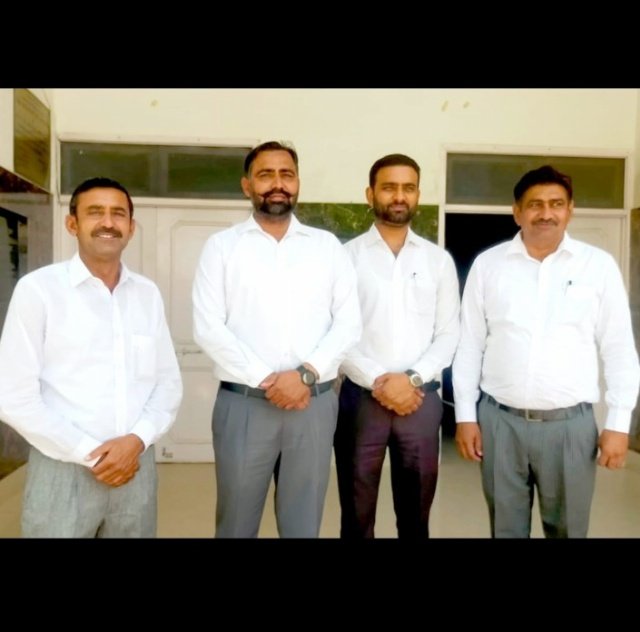 पंजाब 29 मई 2024* बार एसोसिएशन के प्रधान लखविंद्र सिंह सिद्धू, सैक्ट्री गौरीशंकर माकड़ व कैशियर राजिंद्र कांटीवाल ने लोगों से की मतदान जरूर करने की अपील