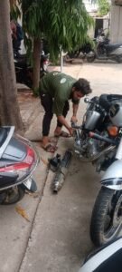 अनूपपुर 24 मई 24*साइलेंसर मॉडिफाई करवा कर ध्वनि प्रदूषण फैलाने वाले वाहन चालक पर यातायात पुलिस ने की कार्यवाही*