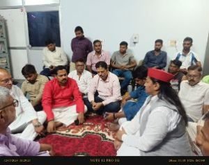 वाराणसी12मई24*बीएचयू में हृदय रोग विभाग में बेड बढ़ाने व व्याप्त भ्रष्टाचार को लेकर आमरण अनशन कर रहे प्रो० ओमशंकर से मिला सपा का प्रतिनिधिमंडल*