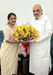 दिल्ली15मई24*पूर्व सांसद धनंजय सिंह की पत्नी श्री कला ने गृह मंत्री अमित शाह से मुलाकात की
