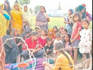 कानपुर देहात18मई24*फसल की रखवाली करने खेत पर गए एक किसान को ट्रैक्टर ने कुचल दिया।