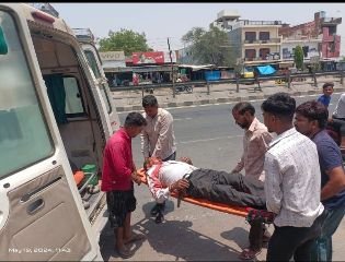 कानपुर देहात19मई24*रोड पार कर रहा 55 वर्षीय अधेड़ ट्रैक्टर की टक्कर से गम्भीर रूप से घायल हो गया। कानपुर देहात19मई24*रोड पार कर रहा 55 वर्षीय अधेड़ ट्रैक्टर की टक्कर से गम्भीर रूप से घायल हो गया।