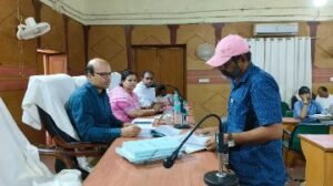 मिर्जापुर21मई24*आठ अभ्यर्थियों नें निर्वाचन की विविध मदों पर खर्च की कराई जांच*