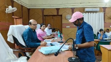 मिर्जापुर21मई24*आठ अभ्यर्थियों नें निर्वाचन की विविध मदों पर खर्च की कराई जांच*