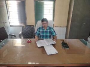 कौशाम्बी25मई24*बीडियो समेत ब्लॉक के आधे कर्मचारी निरीक्षण में मिले अनुपस्थित*