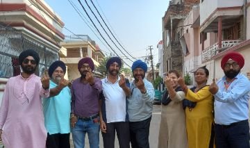 प्रयागराज25मई24*18वीं लोकसभा के लिए मतदान करते हुए मतदाताओं को प्रेरित किया