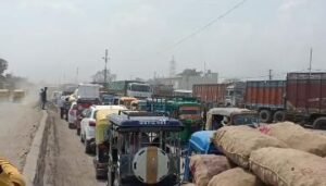 चन्दौसी24मई24*यातायात पुलिस और पुलिस महकमे का ट्रैफिक प्लान फेल, चंदासी में सुबह से लग रहा है भीषण जाम**