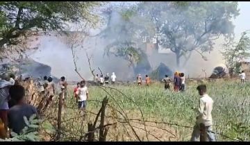 कानपुर देहात26मई24*रसूलाबाद क्षेत्र के कांधिया असलतगंज गांव के खेतो में लगी आग* कानपुर देहात26मई24*रसूलाबाद क्षेत्र के कांधिया असलतगंज गांव के खेतो में लगी आग*