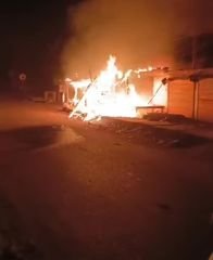 कानपुर देहात26मई24*रनिया थाने के अंतर्गत राजेंद्रा चौराहा मे शॉर्ट सर्किट से लगी आग*