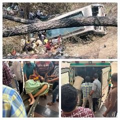 हाथरस30मई24*जम्मू कश्मीर के अखनूर में हाथरस व बलदेव नगला लोक के लोगों की से भरी बस खाई में गिरने से आधा दर्जन लोगों के मरने की आशंका