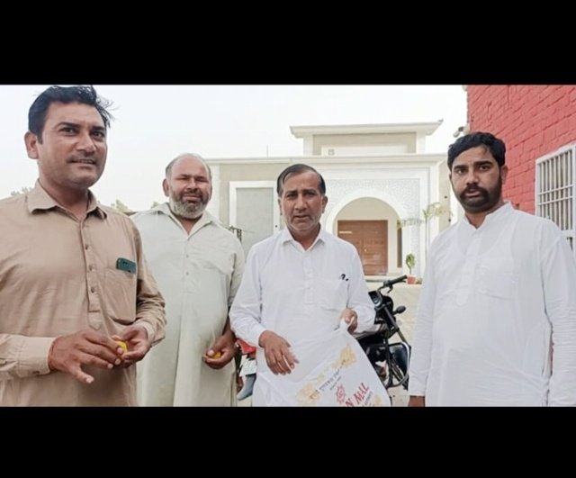 पंजाब 06 जून 2024* शेर सिंह घुबाया की जीत पर पूर्व सरपंच मक्खन लाल ने बांटे लड्डू