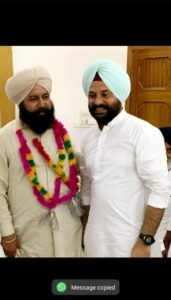 पंजाब 7 जून 2024* ब्लॉक खुईयांसरवर के प्रधान हरप्रीत सिंह ने शेर सिंह घुबाया को जीतने की बधाई दी व मुंह मीठा करवाया पंजाब 7 जून 2024* ब्लॉक खुईयांसरवर के प्रधान हरप्रीत सिंह ने शेर सिंह घुबाया को जीतने की बधाई दी व मुंह मीठा करवाया