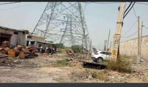 मथुरा02जून24*हाईटेंसन लाइन के तार काट ले गए चोर पुलिस जुटी जांच में