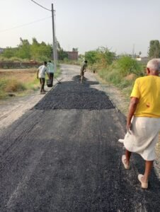 औरैया 16 जून 24*दो दिन बाद ही उखड़ने लगी सड़क