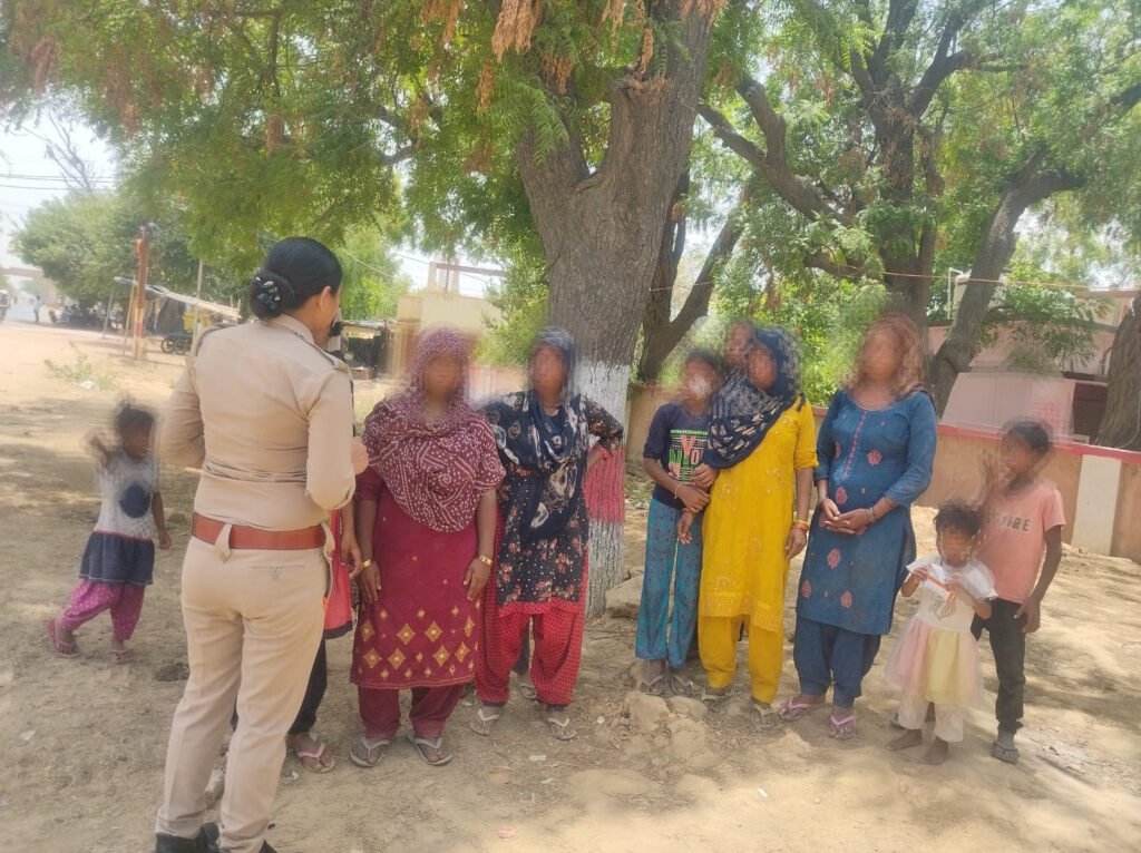 मथुरा 16 जून 2024* ऑपरेशन जागृति” अभियान के अन्तर्गत थाना सुरीर पुलिस द्वारा ऑपरेशन जागृति" कार्यक्रम आयोजित कर किया गया जागरूक । मथुरा 16 जून 2024* ऑपरेशन जागृति” अभियान के अन्तर्गत थाना सुरीर पुलिस द्वारा ऑपरेशन जागृति" कार्यक्रम आयोजित कर किया गया जागरूक ।