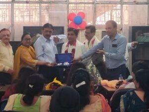 कानपुर नगर01जून2024*सेवानिवृत्ति लेखा अधिकारी को दी सम्मान पूर्वक विदाई*