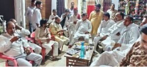 अयोध्या02जून24*मतगणना के नजदीक आते ही सार्वजनिक स्थानों पर जीत हार की चर्चाएं जोरो पर अयोध्या02जून24*मतगणना के नजदीक आते ही सार्वजनिक स्थानों पर जीत हार की चर्चाएं जोरो पर