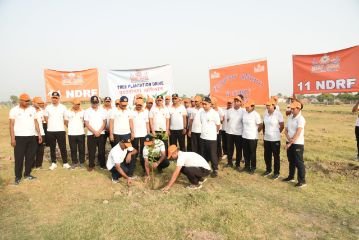 वाराणसी05जून24*एनडीआरएफ ने पर्यावरण संरक्षण के प्रति जागरूकता के साथ पर्यावरण को स्वच्छ रखने का दिलाया संकल्प वाराणसी05जून24*एनडीआरएफ ने पर्यावरण संरक्षण के प्रति जागरूकता के साथ पर्यावरण को स्वच्छ रखने का दिलाया संकल्प