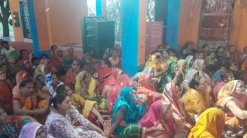 कौशाम्बी07जून24*पांचवे दिन की कथा में भगवान श्रीराम केवट संवाद सुनकर कथा श्रोता हुए प्रभावित*