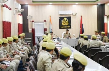 बाराबंकी 08.06.2024*पुलिस अधीक्षक द्वारा समस्त थानों के पैरोकारों व कोर्ट मोहर्रिर के साथ गोष्ठी कर आवश्यक दिशा-निर्देश दिये गये-* बाराबंकी 08.06.2024*पुलिस अधीक्षक द्वारा समस्त थानों के पैरोकारों व कोर्ट मोहर्रिर के साथ गोष्ठी कर आवश्यक दिशा-निर्देश दिये गये-*