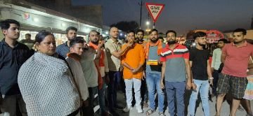 कानपुर देहात09जून24*मोदी जी की शपथ ग्रहण के शुभ अवसर पर कार्यकर्ताओं ने आतिशबाजी कर मुंह मीठा किया कानपुर देहात09जून24*मोदी जी की शपथ ग्रहण के शुभ अवसर पर कार्यकर्ताओं ने आतिशबाजी कर मुंह मीठा किया