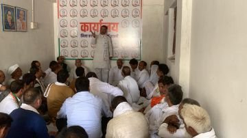 कौशाम्बी09जून24*कौशांबी से गए जायरीनों ने ईरान में तिरंगा फहराकर किया मुल्क से प्यार का इजहार*