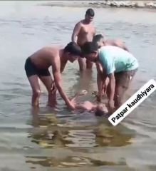प्रयागराज09जून2024*20 वर्षीय युवक की पानी मे डूब जाने से हुई मौत प्रयागराज09जून2024*20 वर्षीय युवक की पानी मे डूब जाने से हुई मौत