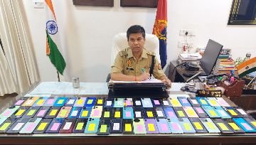 कानपुर नगर10जून24*कानपुर दक्षिण की सर्विलांस टीम ने गुम हुए मोबाइलों को बरामद किया