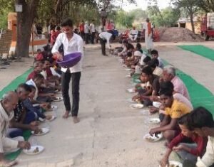 कौशाम्बी10जून24*श्रीरामकथा समापन के बाद हुआ भंडारा हजारों लोगों ने ग्रहण किया प्रसाद*