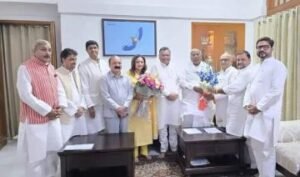 दिल्ली10जून24*यूपी के नवनिर्वाचित कांग्रेस सांसदों ने कांग्रेस अध्यक्ष मल्लिकार्जुन खड़गे से मुलाकात की,