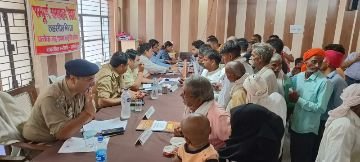 अयोध्या15जून24*सम्पूर्ण समाधान दिवस में 101 प्रार्थना पत्र में मौके पर 16 निस्तारित