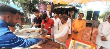 अयोध्या16नूं24*समर्पण उत्थान सोसायटी रुदौली अयोध्या के तत्वाधान में हुआ भव्य भंडारा