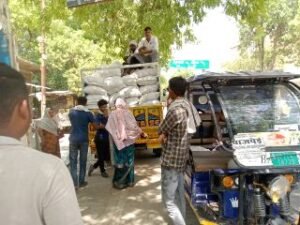 कानपुर देहात17जून24*आंगनबाड़ी केंद्रों के ड्राइ राशन पर 'भ्रष्‍टाचार का दीमक', सभासद ने काटा हंगामा*