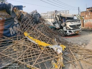 कानपुर देहात17जून24*डीसीएम की भिड़ंत से चालक की मौत कानपुर देहात17जून24*डीसीएम की भिड़ंत से चालक की मौत