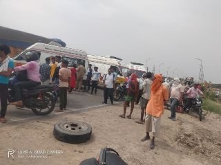 कौशाम्बी18जून24*डग्गामार तेज रफ्तार बस पलटने से दर्जनों यात्री लहूलुहान*