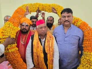 अयोध्या20जून24*धर्मगुरुओं ने सपा सांसद अवधेश प्रसाद का किया सुभव्य स्वागत।
