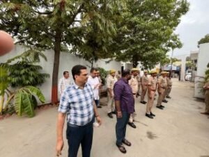 मुजफ्फरनगर20जून24*आबकारी अधिकारी राकेश बहादुर सिंह ने नशा विरोधी पखवाड़े पर अधीनस्थों व लोगों को दिलाई सपथ*