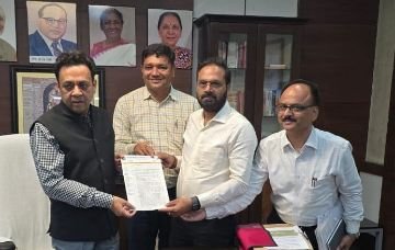 लखनऊ21जून24*मुख्यमंत्री के प्रमुख सचिव से मिले PCS अफ़सर 😎