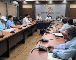 अनूपपुर24जून24*सभी अधिकारी समन्वय के साथ वन भूमि के प्रकरणों करें निराकरण- कलेक्टर