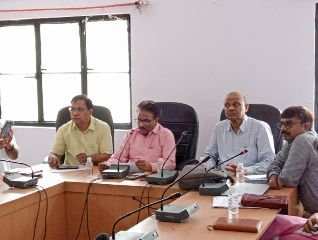 मिर्जापुर25जून24*संचारी अभियान में रोगों को दूर करने के लिए 10 विभागों की होगी सहभागिता*