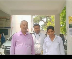 मथुरा25जून24*चारसोबीसी कर के गरीब के सर से छिन ने वाली है छत विनती करने पर भी नहीं हो रही कंप्लेंट दर्ज*