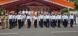 लखनऊ27जून24*AC हेलमेट वितरण कार्यक्रम में सीएम योगी ने करी शिरकत, कानपुर के पुलिसकर्मी को पहनाया एयरकंडीशंड हेलमेट।*