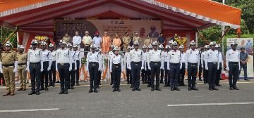 लखनऊ27जून24*AC हेलमेट वितरण कार्यक्रम में सीएम योगी ने करी शिरकत, कानपुर के पुलिसकर्मी को पहनाया एयरकंडीशंड हेलमेट।* लखनऊ27जून24*AC हेलमेट वितरण कार्यक्रम में सीएम योगी ने करी शिरकत, कानपुर के पुलिसकर्मी को पहनाया एयरकंडीशंड हेलमेट।*