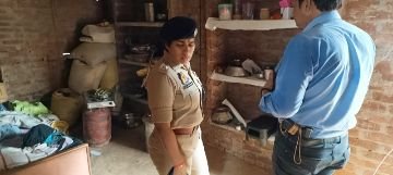 औरैया27जून24*एक मकान में घुसे अज्ञात लुटेरों ने महिला के बांधे हाथ पैर नगदी जेवर लूटे* औरैया27जून24*एक मकान में घुसे अज्ञात लुटेरों ने महिला के बांधे हाथ पैर नगदी जेवर लूटे*