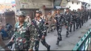 रुड़की हरिद्वार28जून24*मंगलौर विधानसभा उपचुनाव के चलते पुलिस प्रशासन ने फोर्स के साथ निकाला फ्लैग मार्च।