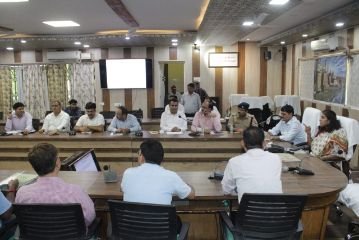 औरैया28जून2024*आंगनबाड़ी केंद्रों पर बनेंगे बच्चो के आधार कार्ड