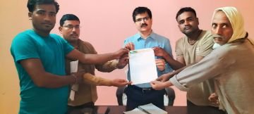 मिर्जापुर28जून24*पहाड़ी ब्लॉक पर आवास हेतु डीडीओ को पत्रक सौपते विकास खण्ड पहाड़ी के दिव्यांग जन* मिर्जापुर28जून24*पहाड़ी ब्लॉक पर आवास हेतु डीडीओ को पत्रक सौपते विकास खण्ड पहाड़ी के दिव्यांग जन*
